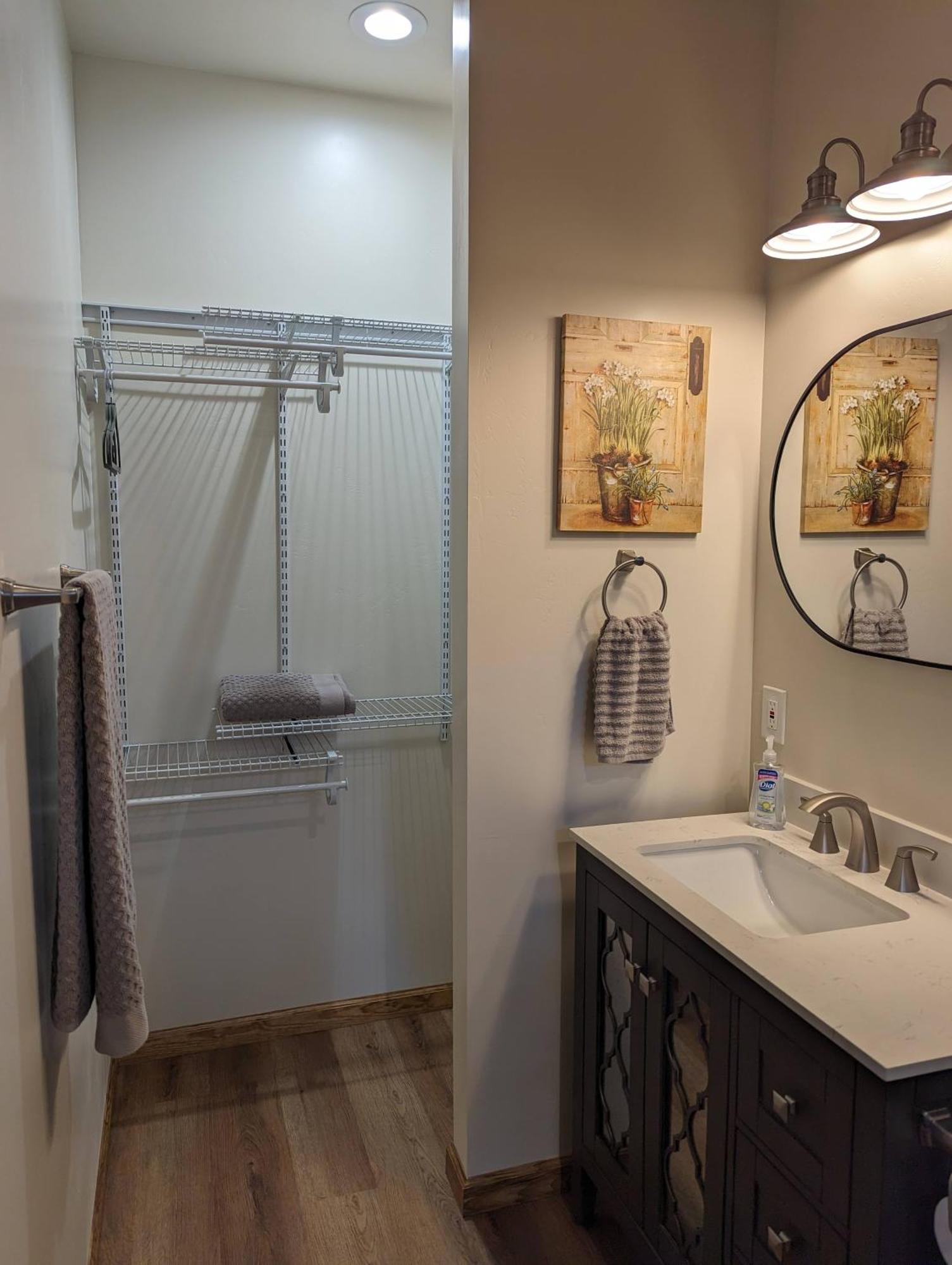 Cozy 2bd/2ba, 2 Covered Decks, Patio Dinning, Newly Built!